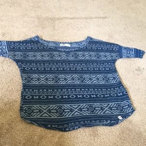 Hollister mid shoulder tee
